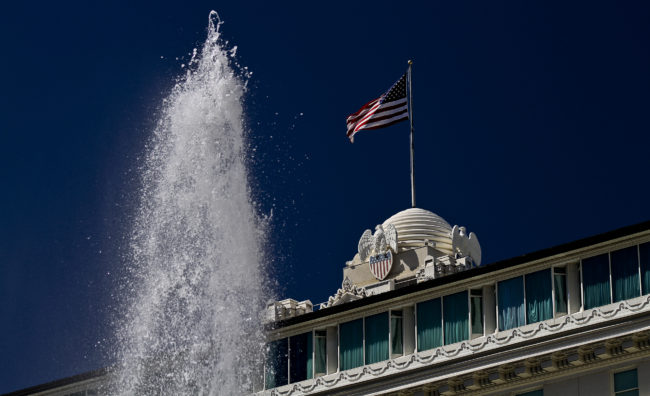 Gateway Condominium, United States - GPS 40.770597, -111.889325 - Canon EOS 7D + Sigma AF 24-70mm f/2.8 EX DG macro -  - 1/500 - f/4.0 - ISO100