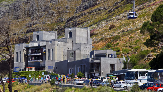 Table Mountain, South Africa - GPS -33.947962, 18.402823 - Canon EOS 20D + Canon EF-S 17-85mm f/4-5.6 IS USM -  - 0/1 - f/8.0 - ISO100