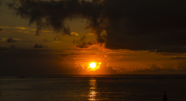 Flic en Flac, Mauritius - GPS -20.283715, 57.364228 - SONY DSC-RX100 + 28-100mm F1.8-4.9 - 100mm - 1/640 - f/8.0 - ISO80