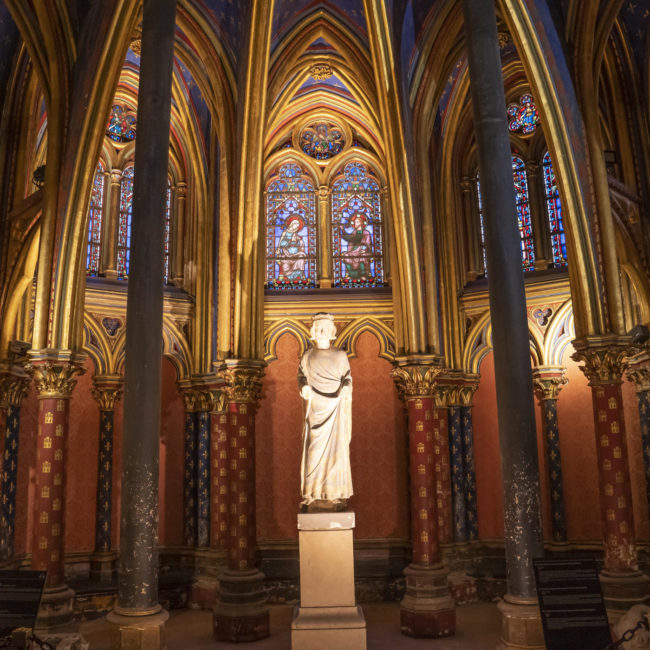 Paris 11 Ancien - Quartier Palai, France - GPS 48.855703, 2.344772 - Sony A7III + SONY FE 24-105mm, F4 G OSS - 24mm - 1/20 - f/4.0 - ISO3200