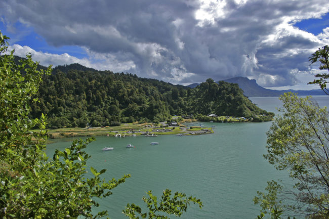 Waikaremoana, New Zealand - GPS -38.749628, 177.130627 - Canon EOS 20D + Canon EF-S 17-85mm f/4-5.6 IS USM -  - 0/1 - f/8.0 - ISO100