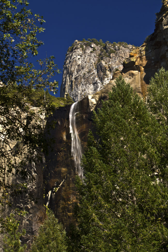 Yosemite Village, United States - GPS 37.716660, -119.650942 - Canon EOS 7D + Sigma AF 24-70mm f/2.8 EX DG macro -  - 0/1 - f/8.0 - ISO100