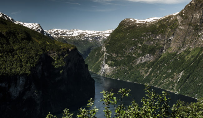 Geiranger, Norway - GPS 62.125947, 7.166990 - Panasonic GH4 + Panasonic Lumix G Vario 12-35mm/2,8 OIS - 42mm - 1/50 - f/8.0 - ISO100