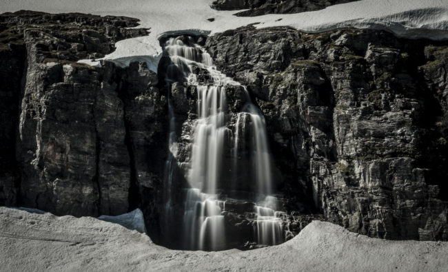 Kvignadal, Norway - GPS 61.006530, 7.329173 - Panasonic GH4 + Panasonic Lumix G X VARIO 35-100mm f/2.8 Power OIS - 160mm - 30/1 - f/11.0 - ISO100