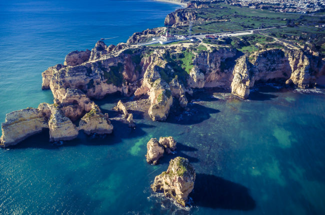 Porto de Mós, Portugal - GPS 37.079940, -8.665868 - DJI Phantom 3 Pro + Phantom 3 FC300X - 20mm - 1/50 - f/2.8 - ISO100