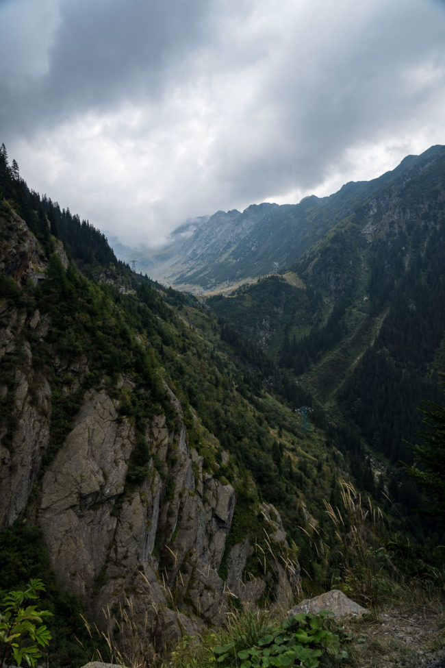 sub Balea Lac, Romania - GPS 45.632598, 24.614855 - Sony A7III + SONY FE 24-105mm, F4 G OSS - 24mm - 1/80 - f/7.1 - ISO100