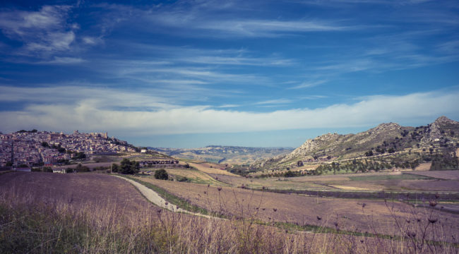 Pietraperzia, Italy - GPS 37.418802, 14.148815 - Panasonic GH4 + Panasonic Lumix G Vario 12-35mm/2,8 OIS - 24mm - 1/250 - f/8.0 - ISO200