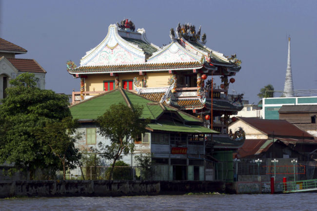 Khaosan, Thailand - GPS 13.761792, 100.490865 - Canon EOS 20D + Canon EF-S 17-85mm f/4-5.6 IS USM -  - 0/1 - f/8.0 - ISO100