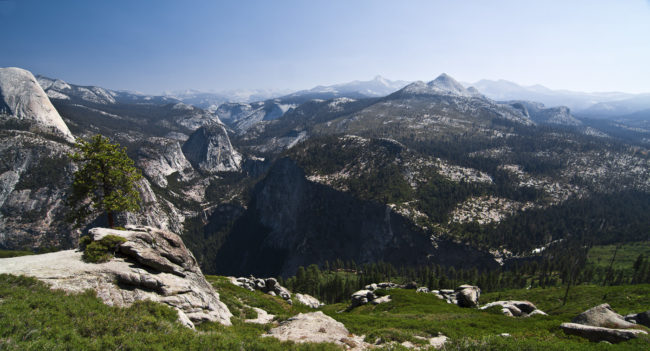 Yosemite Village, United States - GPS 37.756500, -119.592318 - Canon EOS 7D + Tokina AF 11-16mm f/2.8 AT-X Pro DX -  - 1/100 - f/8.0 - ISO100