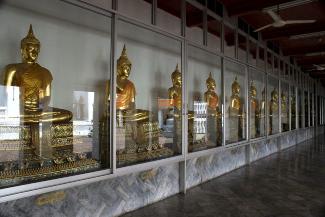 Khaosan, Thailand - GPS 13.761792, 100.490865 - Canon EOS 20D + Canon EF-S 17-85mm f/4-5.6 IS USM -  - 0/1 - f/8.0 - ISO100