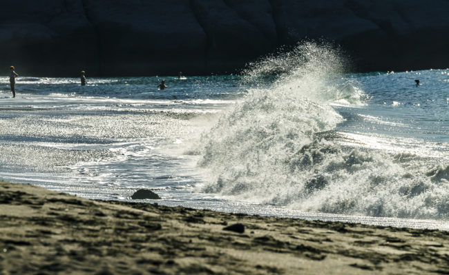 Playa del Duque, Spain - GPS 28.092457, -16.746100 - Canon EOS 7D + Canon EF 70-200mm f/4 USM L IS -  - 1/250 - f/9.0 - ISO100