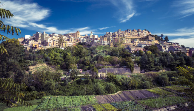 Piazza Armerina, Italy - GPS 37.381142, 14.359953 - Panasonic GH4 + Panasonic Lumix G Vario 12-35mm/2,8 OIS - 24mm - 1/100 - f/8.0 - ISO200