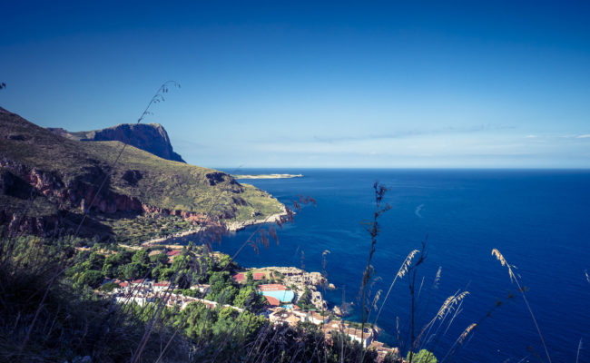Strada Provinciale 63 San Vito L, Italy - GPS 38.135625, 12.788232 - Panasonic GH4 + Panasonic Lumix G Vario 12-35mm/2,8 OIS - 24mm - 1/125 - f/8.0 - ISO200
