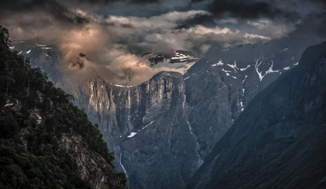 Øverås, Norway - GPS 62.542088, 8.183227 - Panasonic GH4 + Panasonic Lumix G X VARIO 35-100mm f/2.8 Power OIS - 178mm - 1/5 - f/5.6 - ISO100