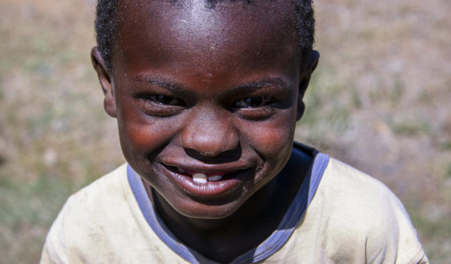 Marula Munyu, Kenya - GPS -0.765578, 36.433118 - Canon EOS 20D + Canon EF-S 17-85mm f/4-5.6 IS USM & Canon EF 70-300mm f/4-5.6 IS USM -  - 0/1 - f/8.0 - ISO100