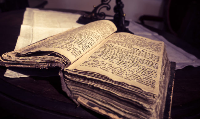 Oravský Podzámok, Slovakia - GPS 49.261947, 19.358770 - SONY DSC-RX100 IV + 27-70mm F1.8-2.8 - 30mm - 1/50 - f/3.2 - ISO800