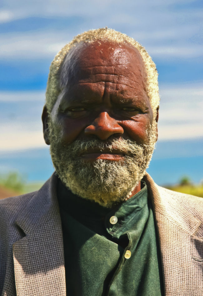 eBoshi, South Africa - GPS -29.082052, 29.733333 - Canon EOS 20D + Canon EF-S 17-85mm f/4-5.6 IS USM -  - 0/1 - f/8.0 - ISO100