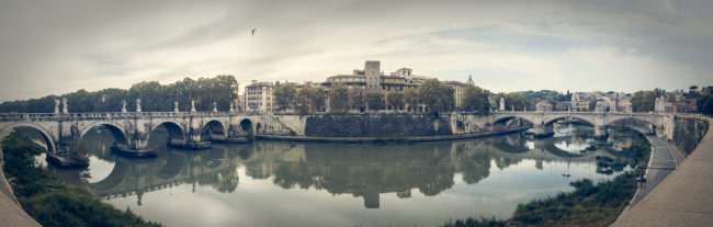 Lungotevere Castello, Italy - GPS 41.902500, 12.466665 - Panasonic GH4 + Panasonic Lumix G Vario 12-35mm/2,8 OIS - 20mm - 1/125 - f/8.0 - ISO200