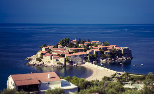 Sveti Stefan, Montenegro - GPS 42.256893, 18.897112 - Panasonic GH4 + Panasonic Lumix G Vario 12-35mm/2,8 OIS - 62mm - 1/200 - f/8.0 - ISO200