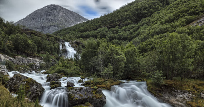 Briksdalsbre, Norway - GPS 61.657625, 6.847593 - Panasonic GH4 + Panasonic Lumix G Vario 12-35mm/2,8 OIS - 24mm - 25/1 - f/10.0 - ISO100