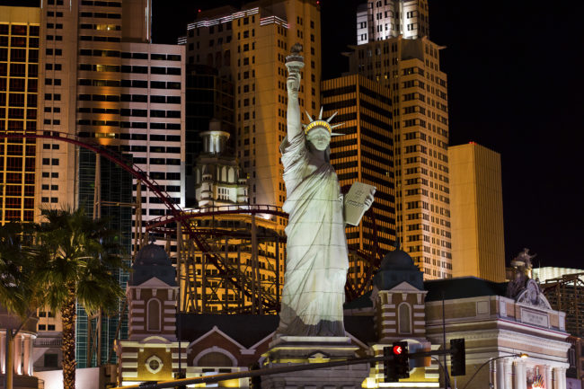 Bracken, United States - GPS 36.100638, -115.172602 - Canon EOS 7D + Sigma AF 24-70mm f/2.8 EX DG macro -  - 1/15 - f/3.5 - ISO640