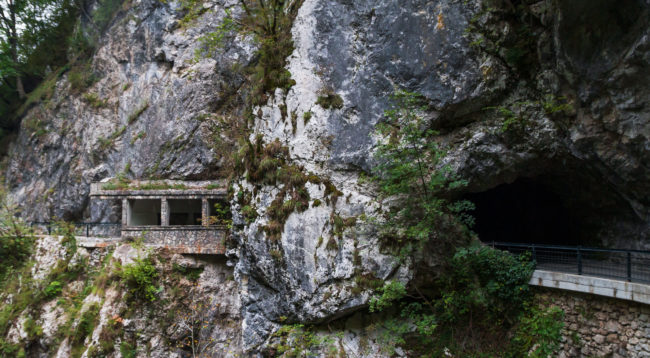 Tolmin, Slovenia - GPS 46.201413, 13.741837 - Canon EOS 7D + Sigma 17-50mm, F2,8 EX DC OS HSM -  - 1/25 - f/4.5 - ISO640